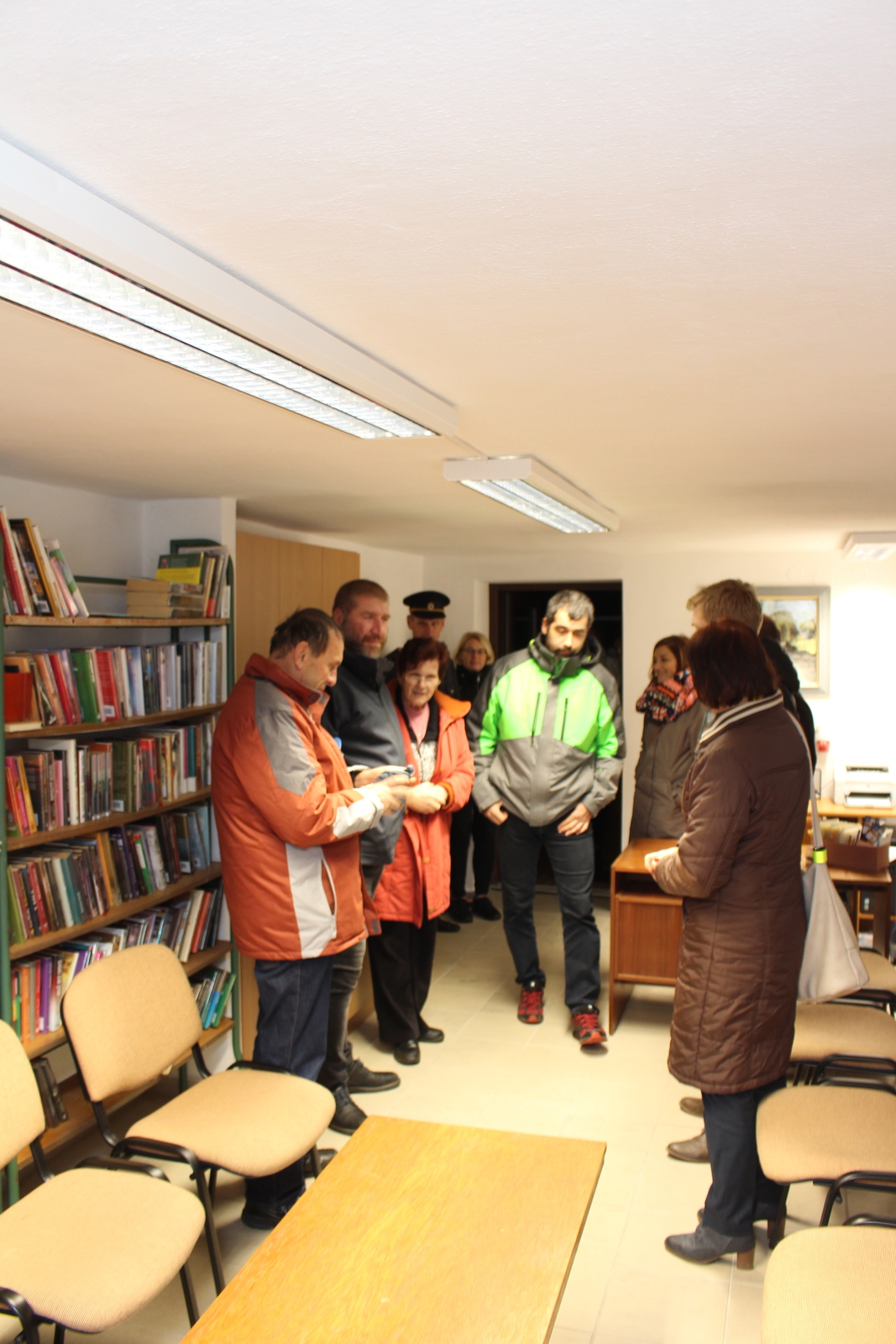 Návštěva zastupitelů v nově rekonstruované knihovně